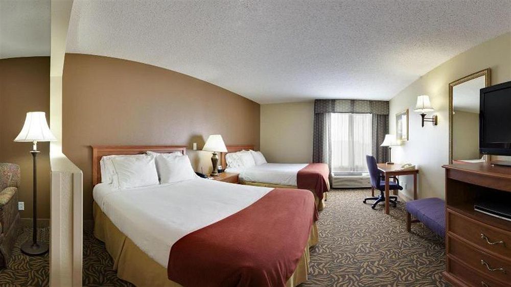 Holiday Inn Express Hotel & Suites Columbus By Ihg Εξωτερικό φωτογραφία