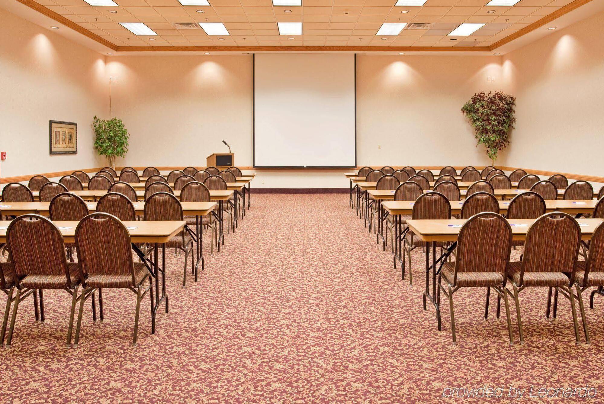 Holiday Inn Express Hotel & Suites Columbus By Ihg Εξωτερικό φωτογραφία
